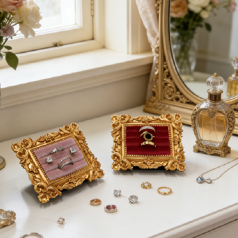Resin Art Frame - Винтажная подставка для колец в виде